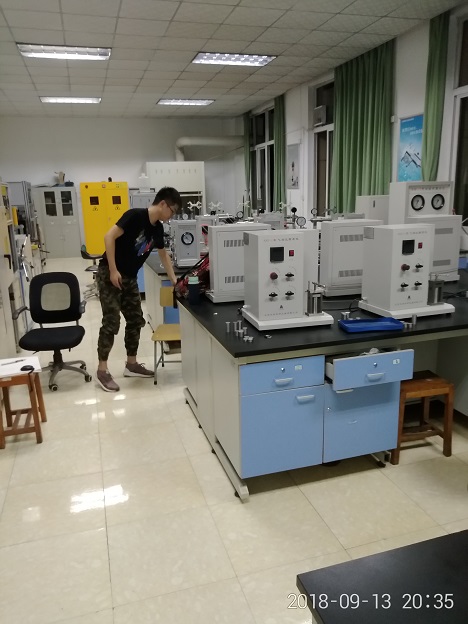 20180913晚上_能源学院油层物理实验室